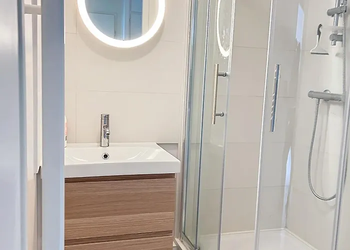 Lejlighed - 2 Pieces Avec Balcon Et Parking- Hyper Centre Et *