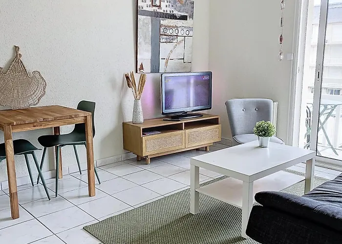 - 2 Pieces Avec Balcon Et Parking- Hyper Centre Et Cabourg