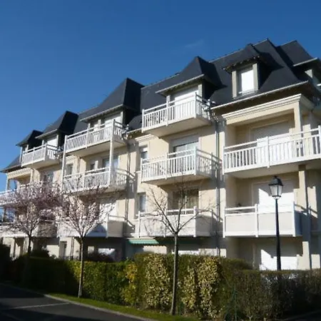 - 2 Pieces Avec Balcon Et Parking- Hyper Centre Et Apartmán Cabourg